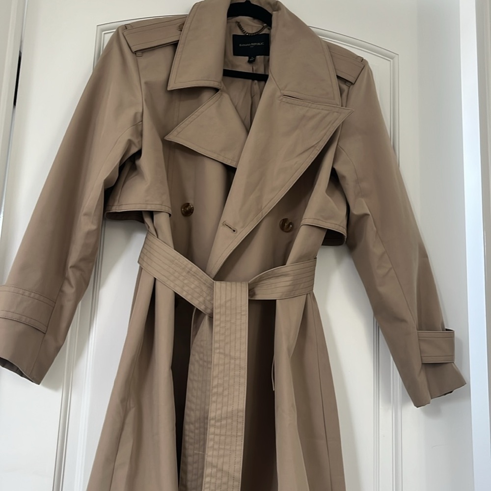Banana Republic Factory Trench Coat Belted 
Tan
Small 
Brand new without tags